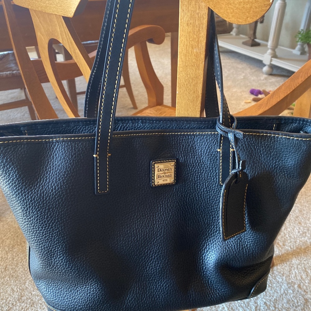 Dooney & Bourke black leather purse